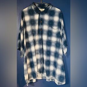 Men’s XXL Tommy Bahama casual shirt